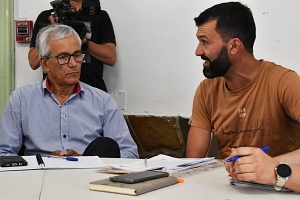 Jerarcas electos se reúnen con sindicatos en la carpa