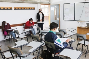 Docentes serán efectivizados