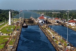 Trump baraja opciones militares en el Canal de Panamá