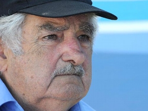 Mujica fue condecorado en Argentina