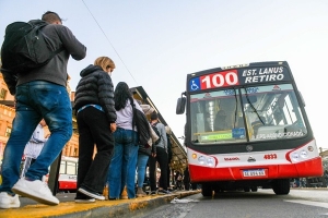 Congelan tarifas del transporte en Buenos Aires