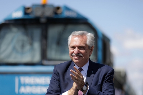 En Argentina, restituyen tren a Mendoza