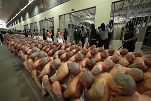 Inauguran “mega cárcel” en El Salvador