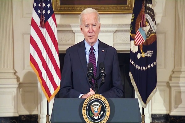 Biden en Kiev anuncia envío de armas