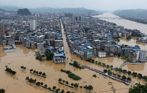 Muertos y evacuados por inundaciones en China y Nueva Zelanda