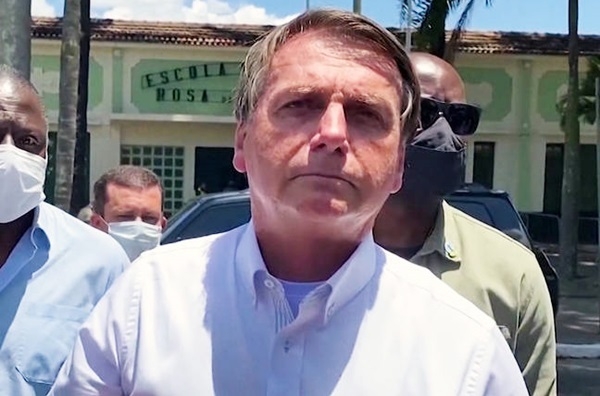 Allanan la casa de Jair Bolsonaro