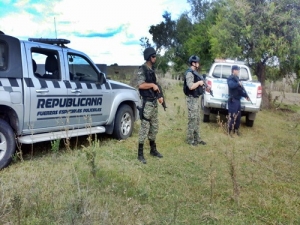 Investigan cuerpo calcinado y presuntas cartas
