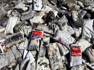 Miles de bolsas encontradas en una playa