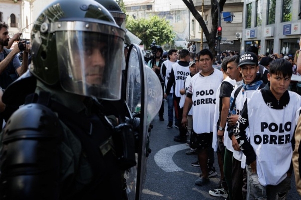 Argentina: primera protesta con &quot;tolerancia cero&quot;