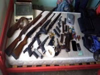 Prisión por tráfico de armas y estupefacientes
