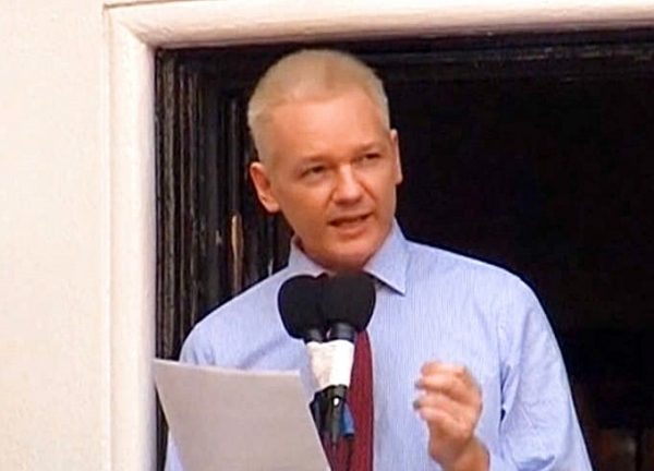 Extraditan a Julian Assange a EE.UU.