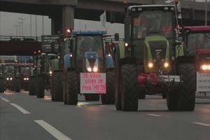 Más de mil tractores entorpecen cumbre