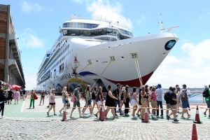 Turismo: Cuatro cruceros y 7.000 pasajeros