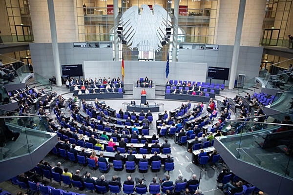 El Parlamento alemán conmemora el Holocausto