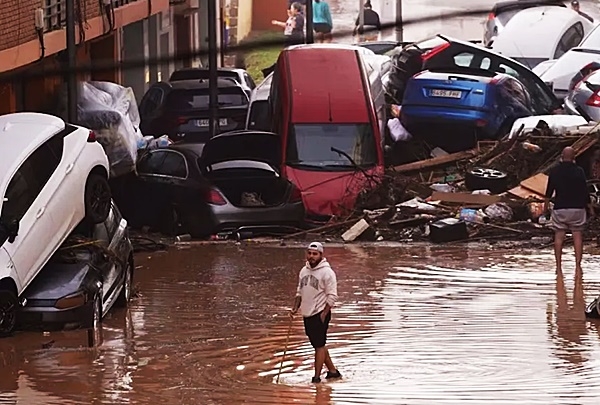 España: continúan rescates por inundaciones