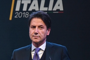 Italia: Renuncia el primer ministro