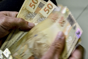 Brasil reduce pronósticos de inflación