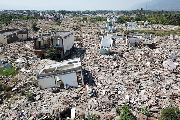 Dos muertos tras terremoto en Indonesia