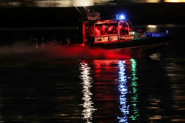 Avión de pasajeros cae al río Potomac