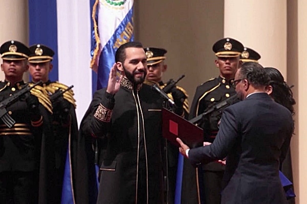 Nayib Bukele jura su segundo mandato