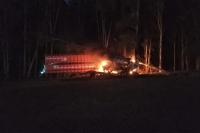 Dos personas murieron tras incendiarse un camión