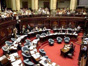 Gustavo Penadés pidió licencia al Senado
