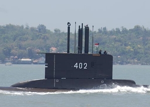 Desaparece submarino indonesio