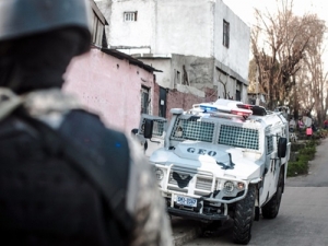 Un policía baleó a un delincuente de 19 años