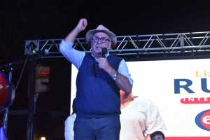 Fratti se enfrentó por ingreso a intendencias