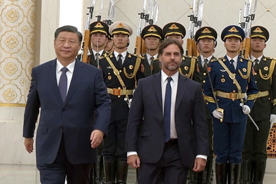 Uruguay y China firman asociación estratégica